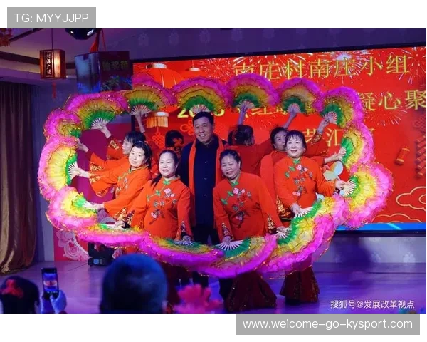 庆典现场：歌舞欢腾，共庆70年辉煌，庆祝70周年表演舞蹈