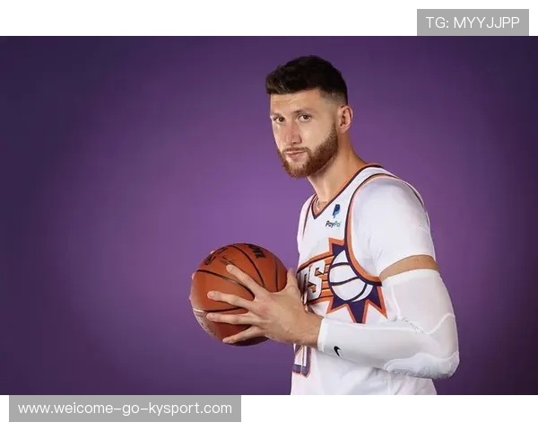 太阳努尔基奇篮板强硬,内线卡位顶住 太阳努尔基奇篮板强硬,内线卡位顶住