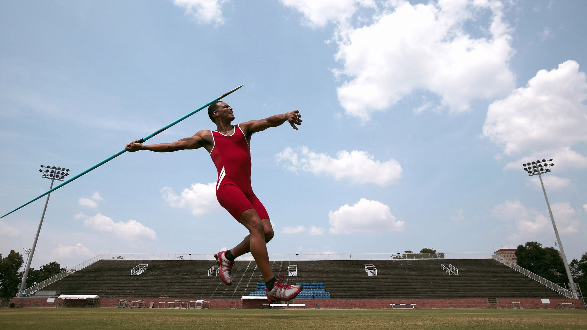 季后赛“黑马队”何时冲出重围?前瞻与分析