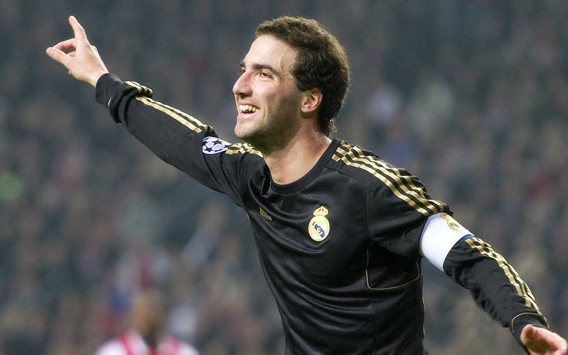 KAIYUN 中国大陆-世界杯金牌瞬间：经典进球成就永恒回忆，世界杯的金牌